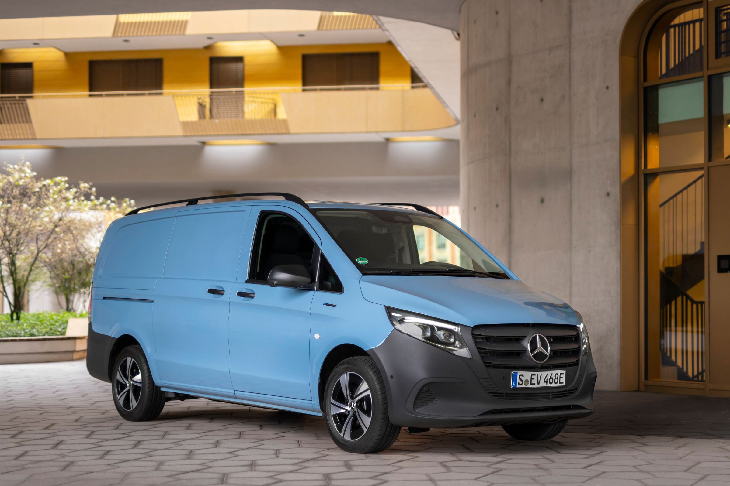 BEV 66KWH E-VITO LWB AUTO TOURERMercedes-Benz 