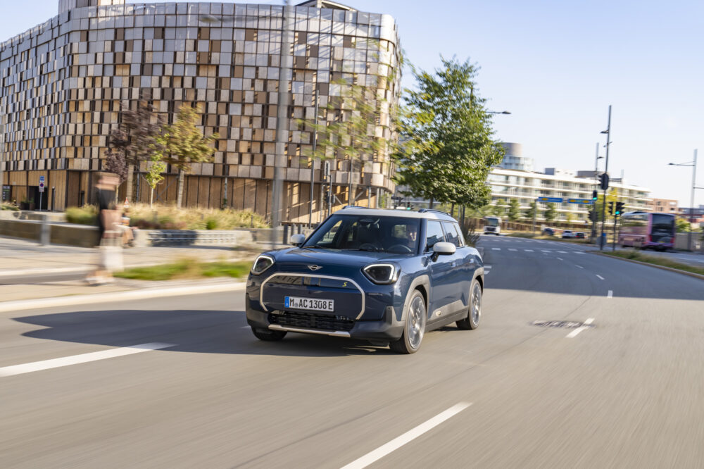 Test Drive: Mini Aceman SE